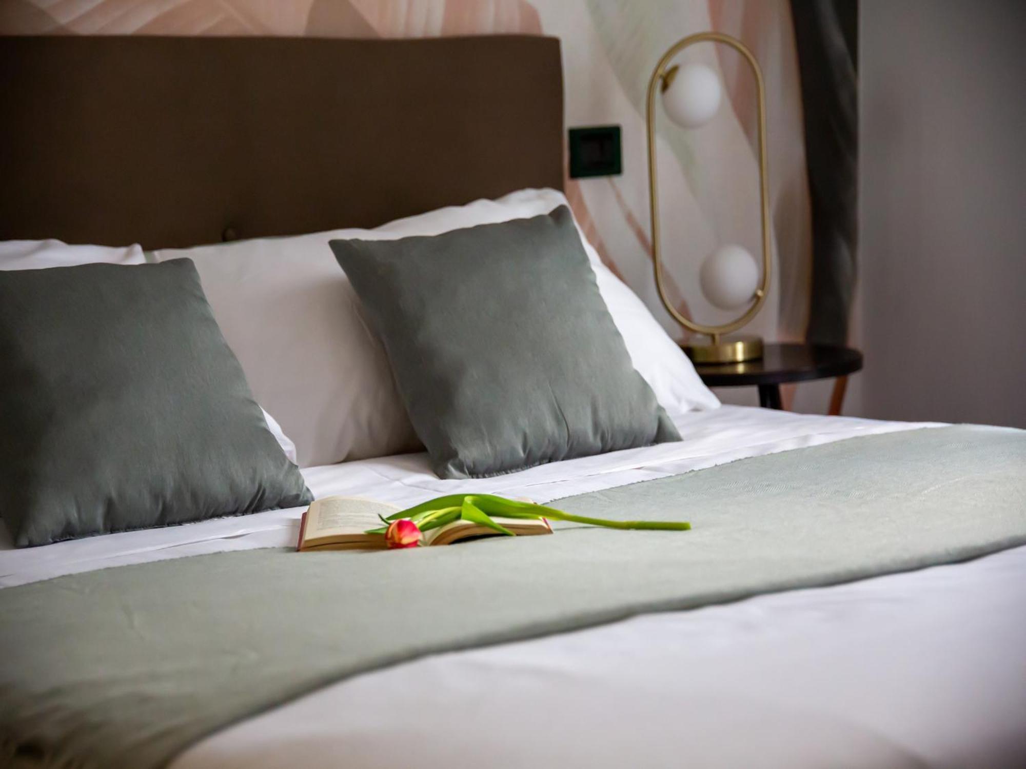 The Best Rent - Spacious One-Bedroom Apartment Near The Columns Of San Lorenzo Milano Eksteriør billede