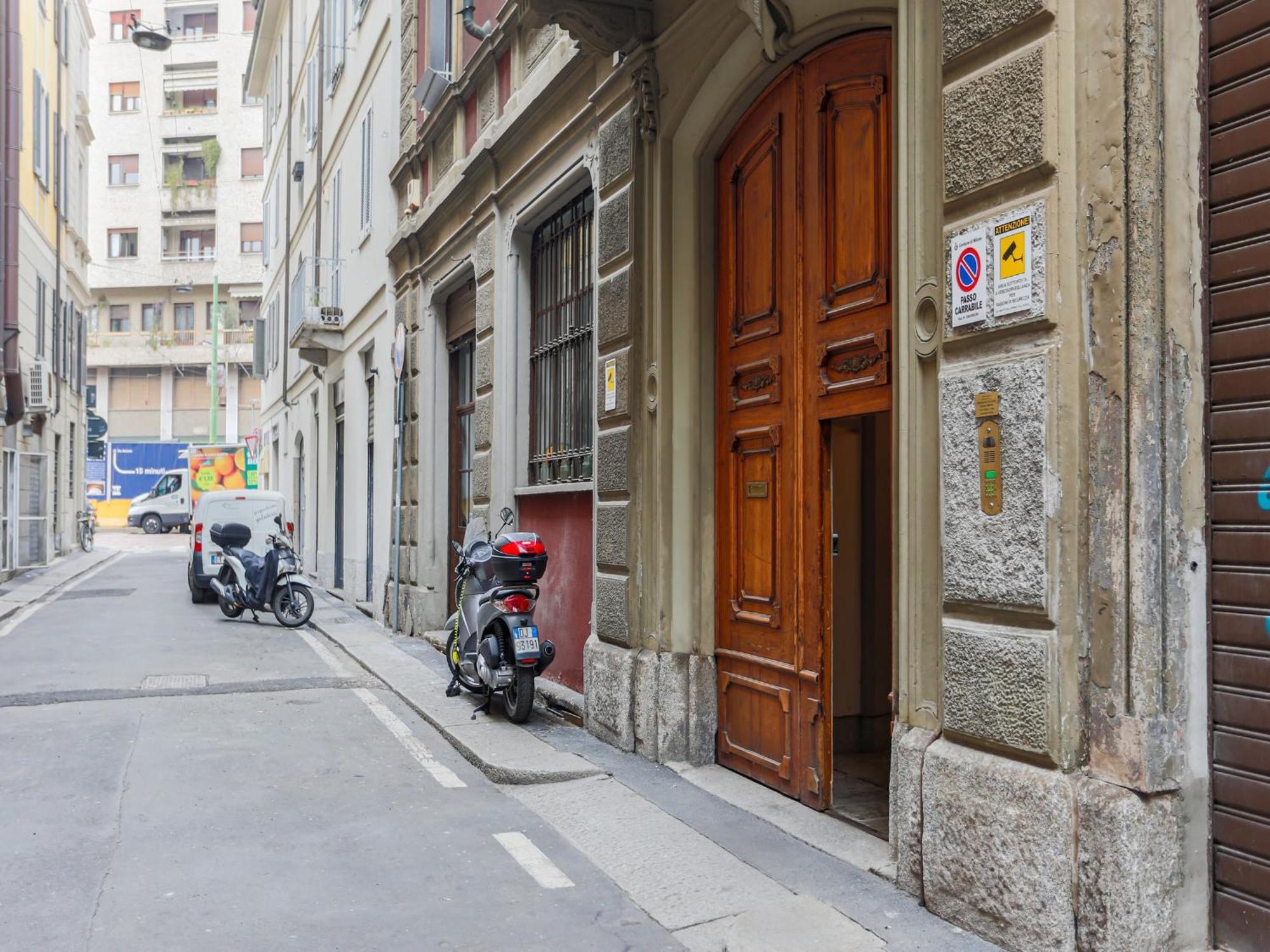 The Best Rent - Spacious One-Bedroom Apartment Near The Columns Of San Lorenzo Milano Eksteriør billede